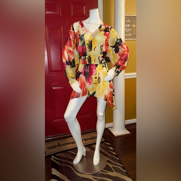 Floral Print Top - Picture 2 of 6